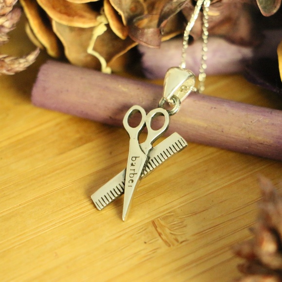 925 Sterling Silver comb & scissor Necklace - Picture 2 of 8